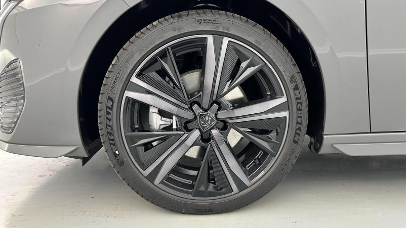 Vente en ligne Peugeot 308 308 III 1.5 BlueHDi 130ch GT EAT8 au prix de 29 700 €