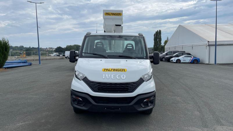Vente en ligne Iveco Daily Daily 35S14H 3450 2.3 136ch Nacelle Palfinger P200A-R au prix de 85 380 €