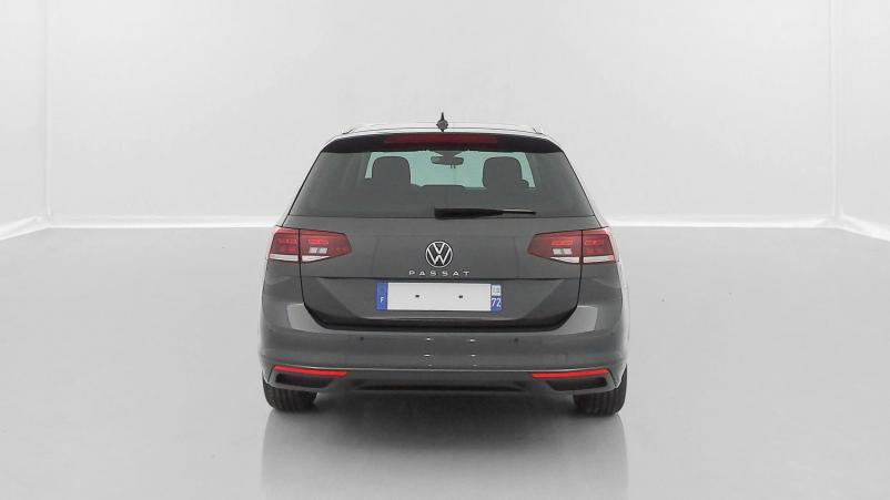 Vente en ligne Volkswagen Passat SW Passat sw VIII 1.5 TSI ACT 150ch Life Plus DSG7 au prix de 33 200 €