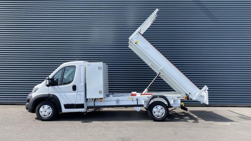 Vente en ligne Fiat Ducato Fourgon Ducato cc 3.5 L 2.2 H3-Power 180ch Maxi Benne Acier + Coffre JPM au prix de 40 500 €