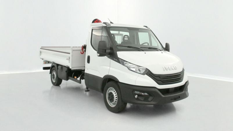 Vente en ligne Iveco Daily Daily III 35S14H 3750 2.3 136ch Benne Alu JPM + Grue PK 2900 au prix de 76 080 €