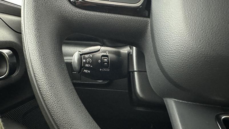 Vente en ligne Citroën C3 C3 1.2 PureTech 83ch Feel Pack au prix de 16 010 €