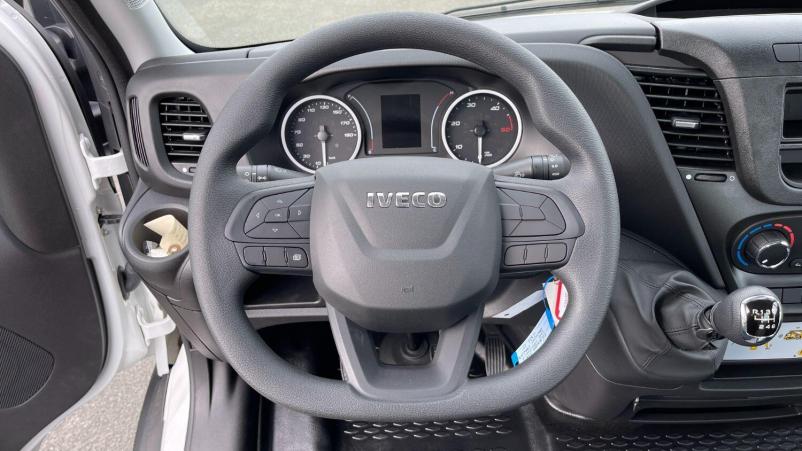 Vente en ligne Iveco Daily Daily 35S14H 3450 2.3 136ch Nacelle Palfinger P200A-R au prix de 85 380 €