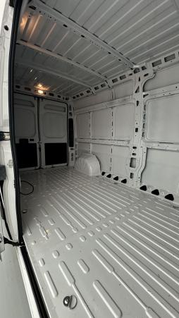 Vente en ligne Peugeot Boxer Fourgon Boxer II L3H2 3.5 MAXI 2.2 140ch au prix de 32 580 €