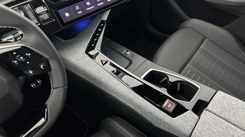 Vente en ligne Peugeot 3008 3008 Hybrid 145ch GT e-DCS6 au prix de 35 400 €