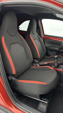 Vente en ligne Toyota Aygo Aygo x Aygo X 1.0 VVT-i 72 Design au prix de 17 700 €