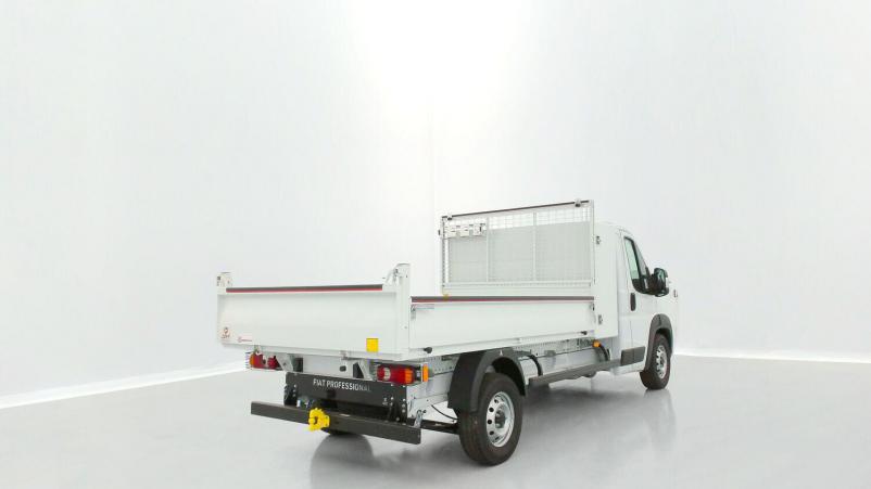 Vente en ligne Fiat Ducato Fourgon Ducato cc 3.5 L 2.2 H3-Power 140ch Maxi Benne Acier + Coffre JPM au prix de 40 500 €