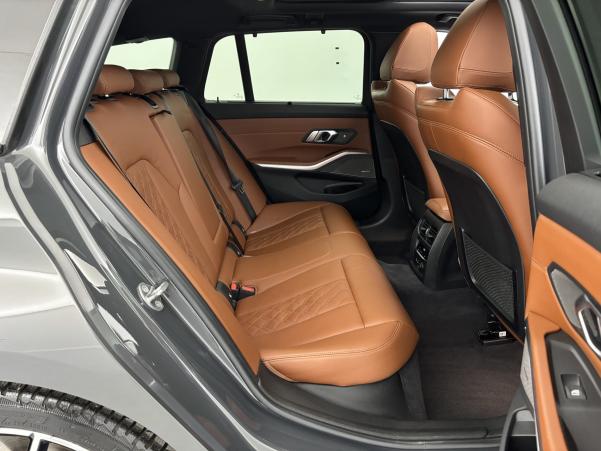 Vente en ligne Bmw Série 3 Touring M340iA xDrive 374ch au prix de 51 940 €