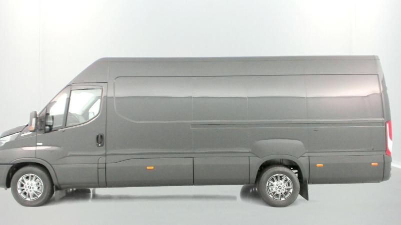 Vente en ligne Iveco Daily Daily 35S16A8 4100 2.3 156ch 16m³ Hi-Matic au prix de 49 260 €