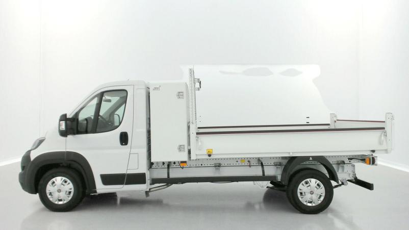 Vente en ligne Fiat Ducato Fourgon Ducato cc 3.5 L 2.2 H3-Power 180ch Maxi Benne Acier + Coffre JPM au prix de 40 500 €