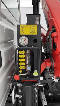 Vente en ligne Iveco Daily Daily III 35S14H 3750 2.3 136ch Benne Alu JPM + Grue PK 2900 au prix de 76 080 €