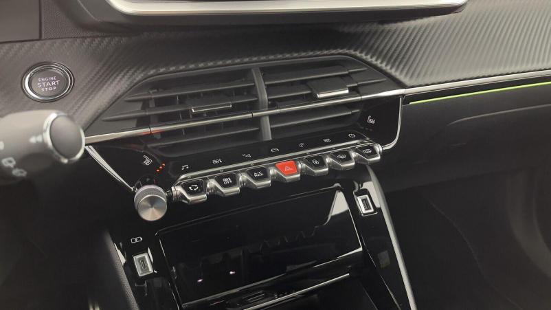 Vente en ligne Peugeot 2008 2008 II 1.2 PureTech 130ch GT EAT8 au prix de 30 410 €
