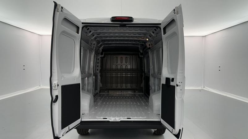 Vente en ligne Peugeot Boxer Fourgon Boxer II L3H2 3.5 MAXI 2.2 140ch BVA8 au prix de 33 780 €