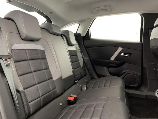 Vente en ligne Citroën C4 HYBRIDE 136 E-DCS6 PLUS au prix de 22 950 €