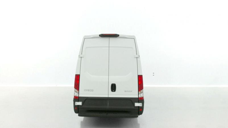 Vente en ligne Iveco Daily Daily 35S16A8 3520L 2.3 156ch 12m³ Hi-Matic au prix de 48 480 €