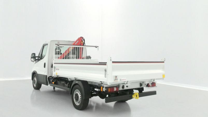Vente en ligne Iveco Daily Daily III 35S14H 3750 2.3 136ch Benne Alu JPM + Grue PK 2900 au prix de 76 080 €