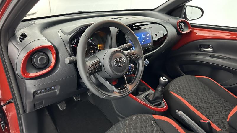 Vente en ligne Toyota Aygo Aygo x Aygo X 1.0 VVT-i 72 Design au prix de 17 700 €