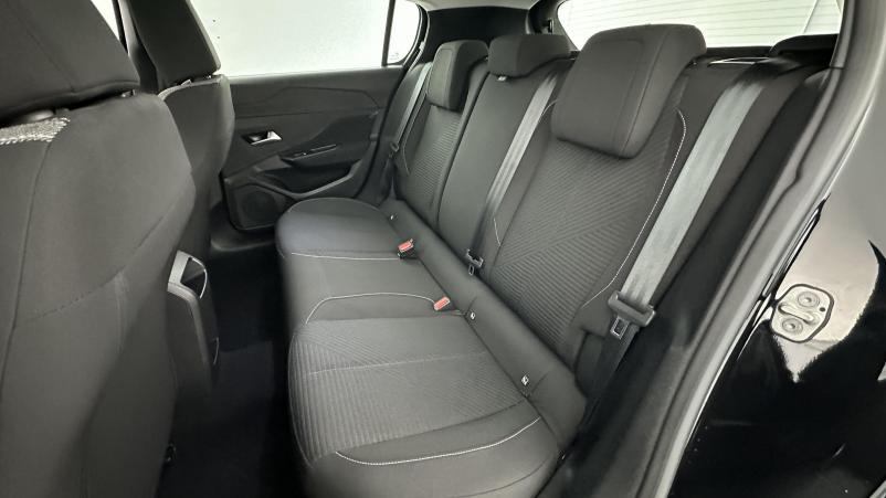 Vente en ligne Peugeot 308 308 III 1.2 Puretech 130ch Active Pack EAT8 au prix de 22 400 €