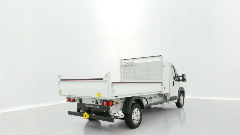 Vente en ligne Fiat Ducato Fourgon Ducato cc 3.5 L 2.2 H3-Power 180ch Maxi Benne Acier + Coffre JPM au prix de 40 500 €