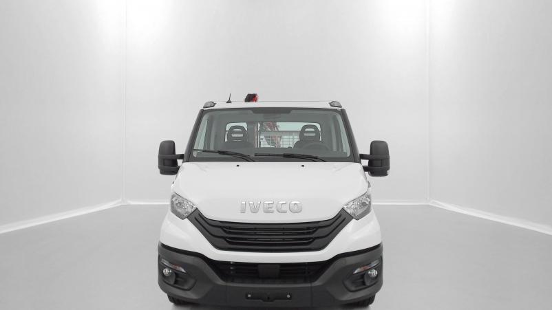 Vente en ligne Iveco Daily Daily 35S14H 3750 2.3 136ch Benne Alu JPM + Grue PK 3400 + Pince au prix de 82 860 €