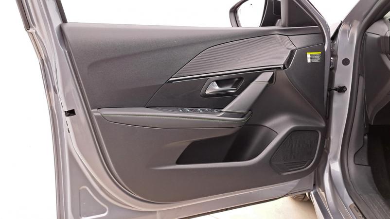 Vente en ligne Peugeot 208  1.2 PureTech S&S 100ch Automatique/8 Gt line au prix de 14 820 €