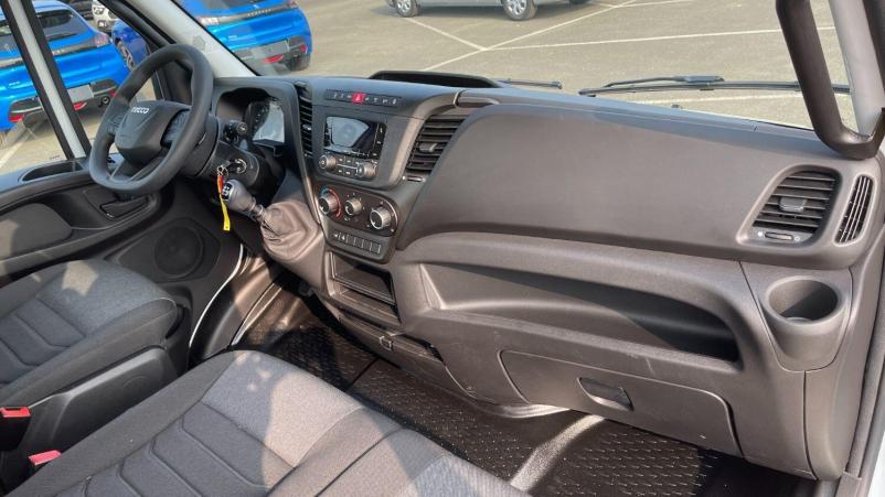 Vente en ligne Iveco Daily Daily III 35S16H 4100 3.0 156ch Porte Voiture Plat'fix PF18 Alu au prix de 57 300 €