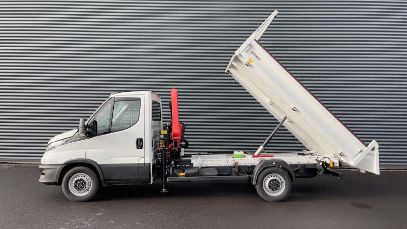 Vente en ligne Iveco Daily Daily III 35S14H 3750 2.3 136ch Benne Alu JPM + Grue PK 2900 au prix de 76 080 €