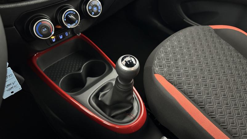 Vente en ligne Toyota Aygo Aygo x Aygo X 1.0 VVT-i 72 Design au prix de 17 700 €