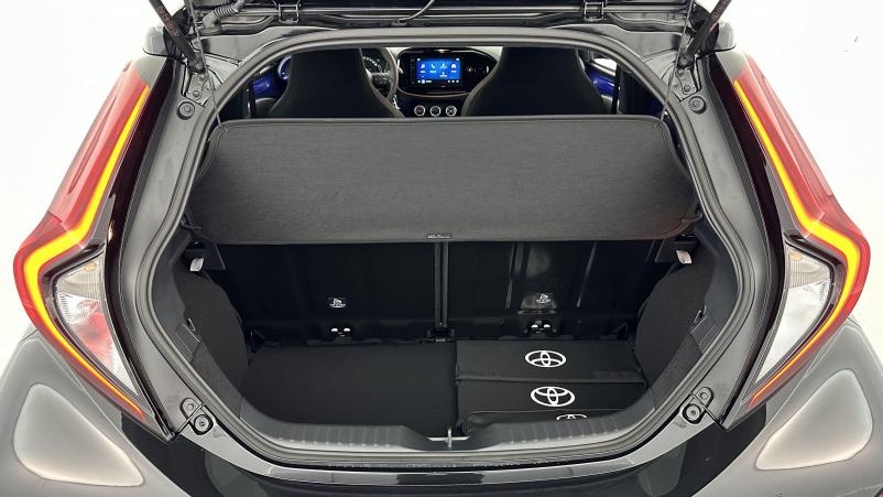 Vente en ligne Toyota Aygo Aygo x Aygo X 1.0 VVT-i 72 Design au prix de 17 700 €