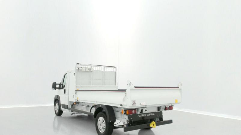 Vente en ligne Fiat Ducato Fourgon Ducato cc 3.5 L 2.2 H3-Power 180ch Maxi Benne Acier + Coffre JPM au prix de 40 500 €
