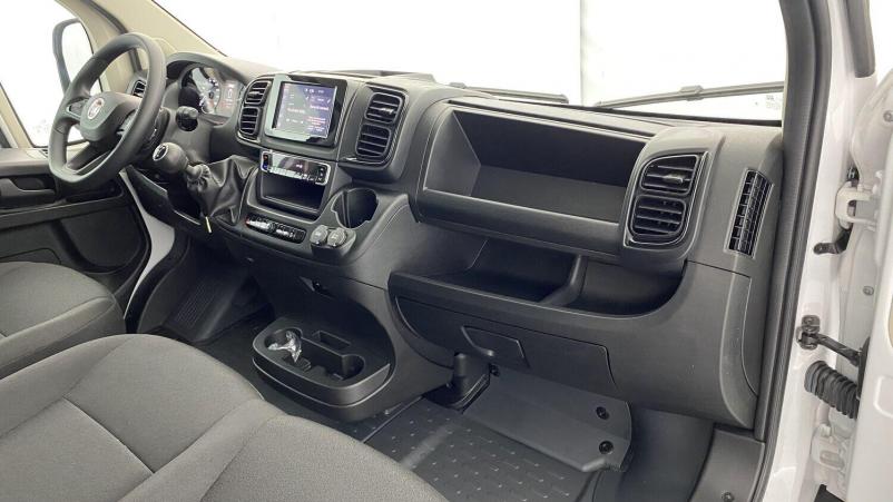 Vente en ligne Fiat Ducato Fourgon Ducato cc 3.5 L 2.2 H3-Power 180ch Maxi Benne Acier + Coffre JPM au prix de 40 500 €
