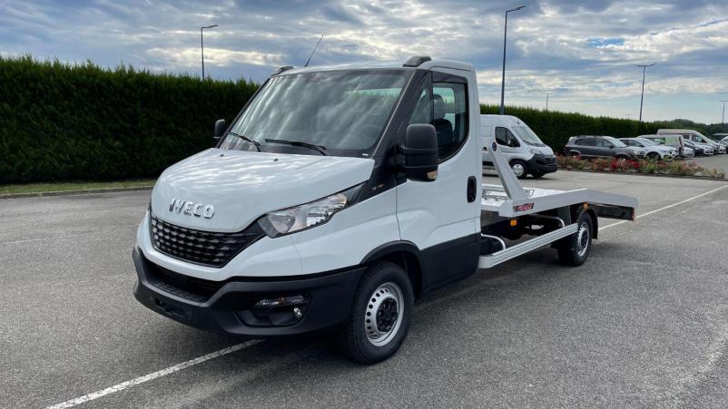 Vente en ligne Iveco Daily Daily III 35S16H 4100 3.0 160ch Porte-Voiture PLAT'FIX PF18 Alu au prix de 59 520 €