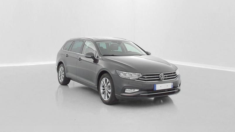 Vente en ligne Volkswagen Passat SW Passat sw VIII 1.5 TSI ACT 150ch Life Plus DSG7 au prix de 33 200 €