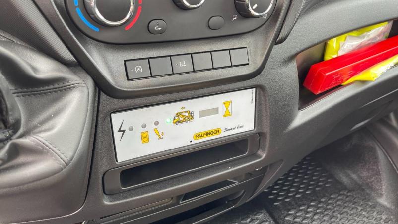Vente en ligne Iveco Daily Daily 35S14H 3750 2.3 136ch Nacelle Smart P170 TXE E au prix de 86 580 €