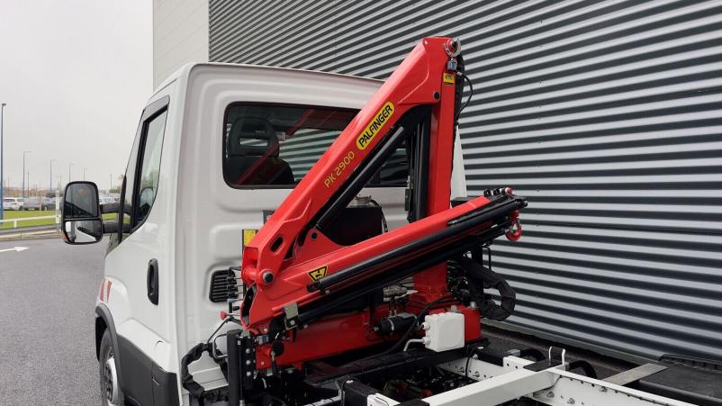Vente en ligne Iveco Daily Daily 35S14H 3750 2.3 136ch Benne Alu JPM + Grue PK 2900 au prix de 76 080 €