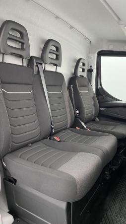 Vente en ligne Iveco Daily Daily 35S16A8 4100 2.3 156ch 16m³ Hi-Matic au prix de 49 260 €
