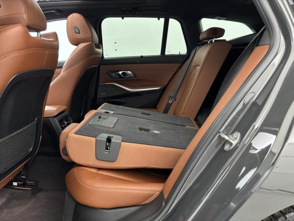 Vente en ligne Bmw Série 3 Touring M340iA xDrive 374ch au prix de 51 940 €