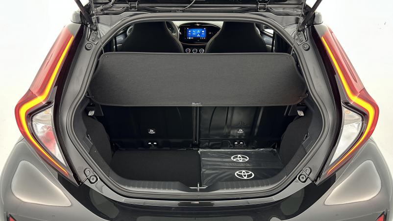 Vente en ligne Toyota Aygo Aygo x Aygo X 1.0 VVT-i 72 Design au prix de 17 700 €