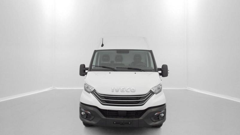 Vente en ligne Iveco Daily Daily 35S16A8 3520L 2.3 156ch 12m³ Hi-Matic au prix de 48 480 €