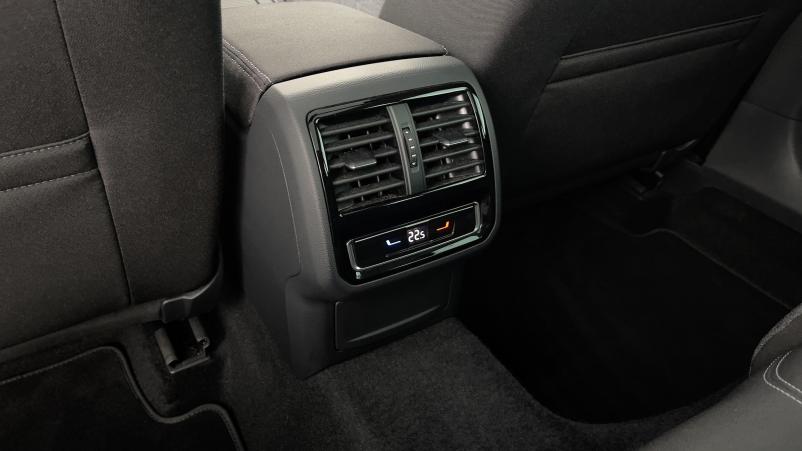 Vente en ligne Volkswagen Passat SW Passat sw VIII 1.5 TSI ACT 150ch Life Plus DSG7 au prix de 33 200 €