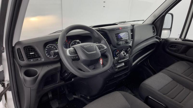Vente en ligne Iveco Daily Daily III 35S14H 3750 2.3 136ch Benne Alu JPM + Grue PK 2900 au prix de 76 080 €