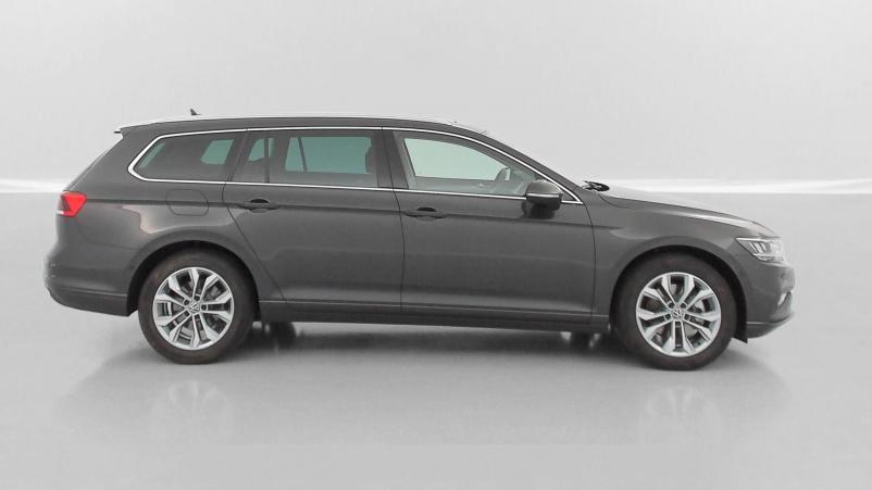 Vente en ligne Volkswagen Passat SW Passat sw VIII 1.5 TSI ACT 150ch Life Plus DSG7 au prix de 33 200 €