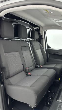 Vente en ligne Peugeot Expert Expert III M 2.0 BlueHDi 145ch EAT8 au prix de 31 380 €