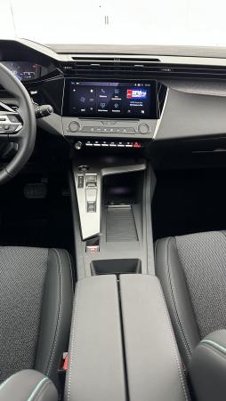 Vente en ligne Peugeot 308 308 III 1.5 BlueHDi 130ch GT EAT8 au prix de 29 700 €