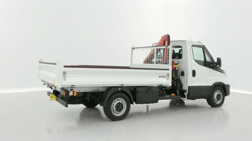 Vente en ligne Iveco Daily Daily III 35S14H 3750 2.3 136ch Benne Alu JPM + Grue PK 2900 au prix de 76 080 €