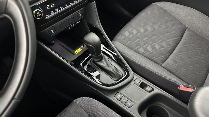 Vente en ligne Toyota Yaris Yaris Hybride 116h Design e-CVT au prix de 25 700 €