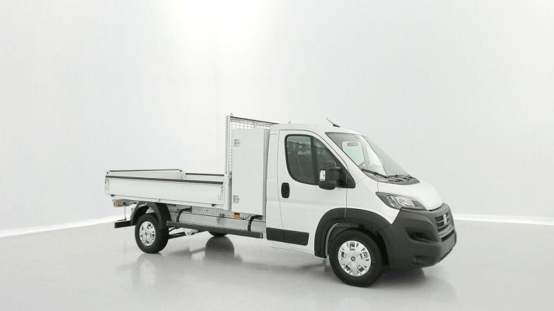 Vente en ligne Fiat Ducato Fourgon Ducato cc 3.5 L 2.2 H3-Power 180ch Maxi Benne Acier + Coffre JPM au prix de 40 500 €
