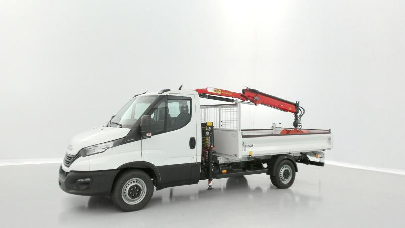 Vente en ligne Iveco Daily Daily 35S14H 3750 2.3 136ch Benne Alu JPM + Grue PK 3400 + Pince au prix de 82 860 €