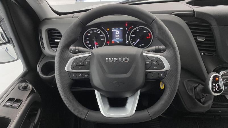 Vente en ligne Iveco Daily Daily 35S16A8 3520L 2.3 156ch 12m³ Hi-Matic au prix de 48 480 €