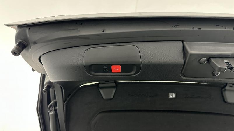 Vente en ligne Peugeot 408 408 1.2 PureTech 130ch GT EAT8 au prix de 27 410 €